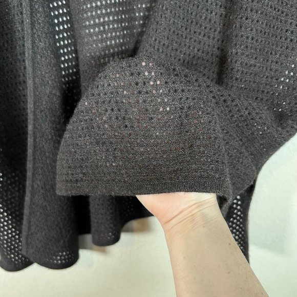 Neiman Marcus Cashmere Knit Crochet Sleeveless Cardigan Small Brown Oversized - Picture 7 of 8